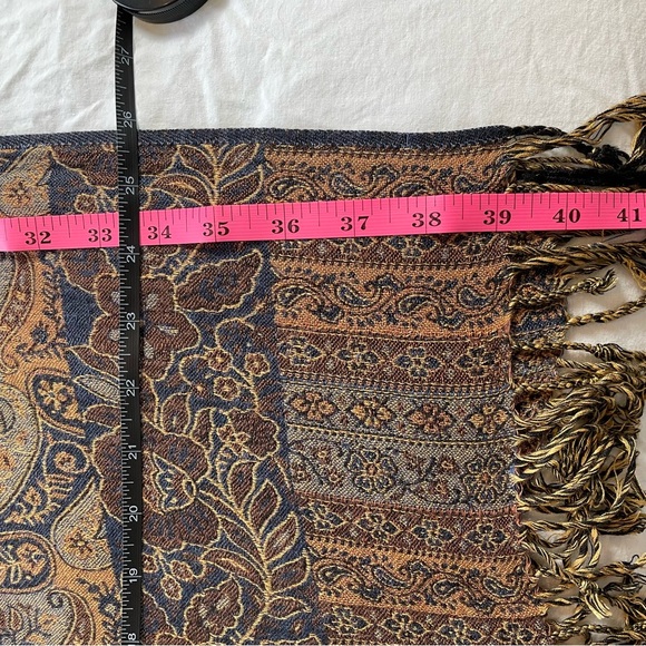 Pair of vintage Women’s Scarves Paisley Wrap Scarf Multi/Cable Knit w/Buttons - Picture 8 of 9